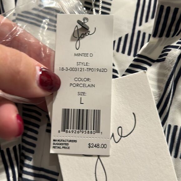 SALE!!! NWT Joie Navy/White Geometric Button Down, Size Large - Picture 9 of 9